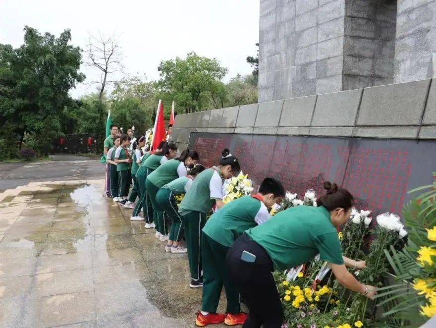 英德市第三中学浛洸镇初级中学英城街中心小学石牯塘镇中心小学广州