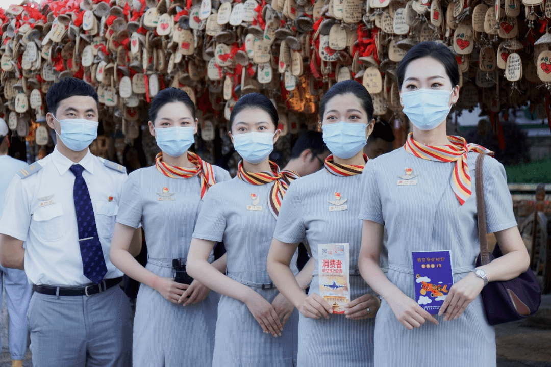 首都航空硬核党员乘务长尚腾飞提升自己成就他人