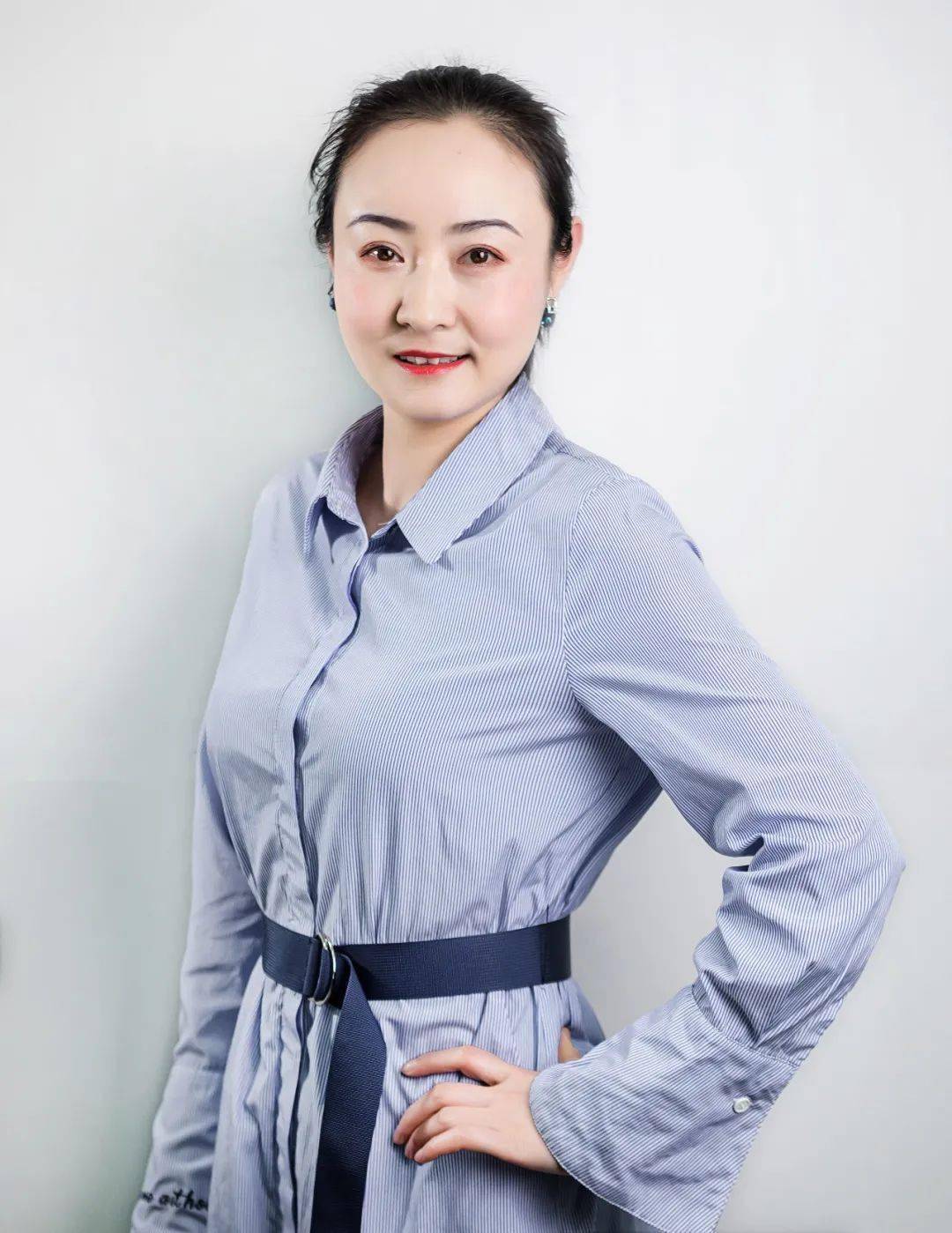 小2016级9班,班主任:丁丽芳教育是对生命的关怀,只有把教育过程编织成