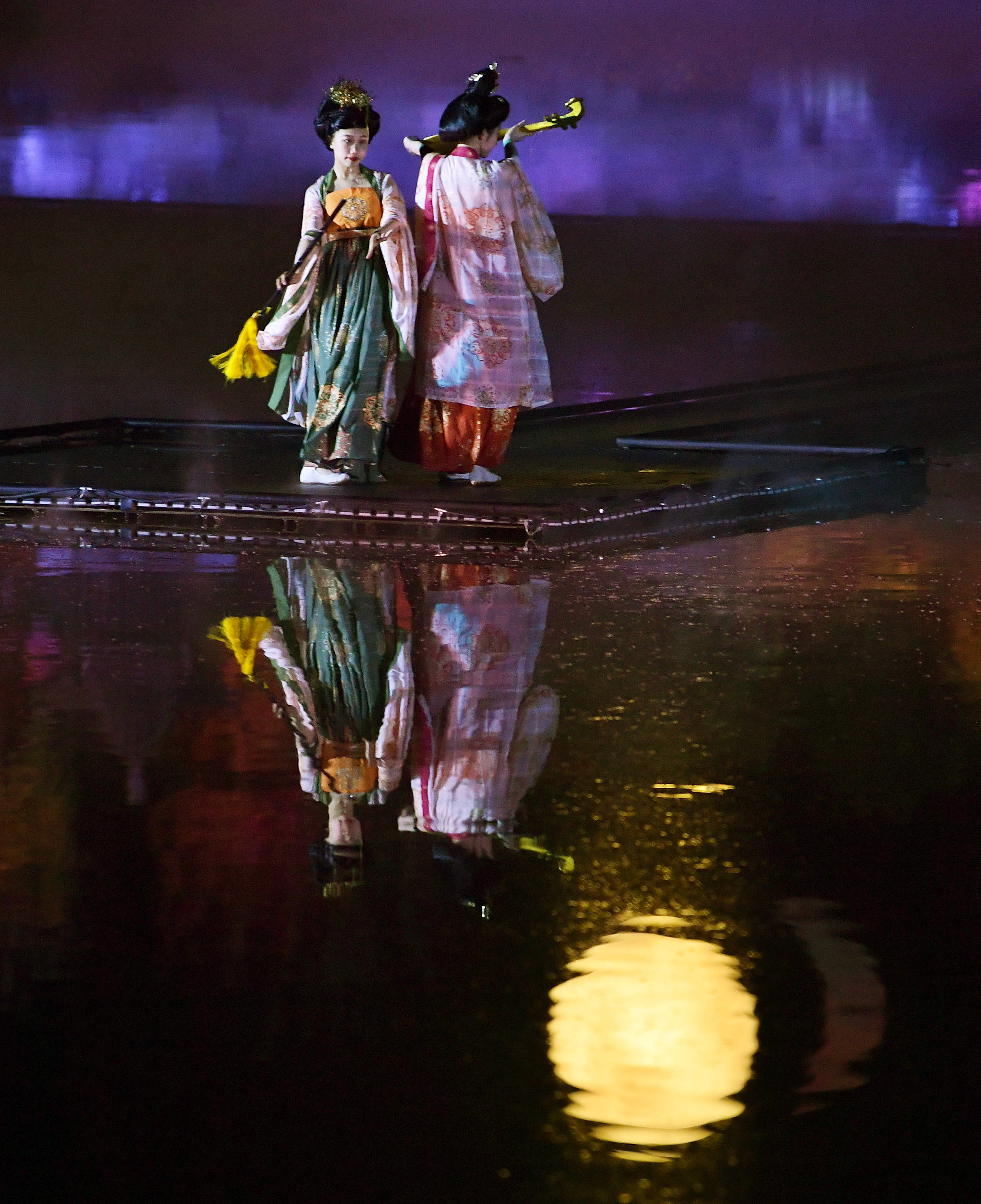 大型水上实景演出《曹州吟》在山东菏泽首秀