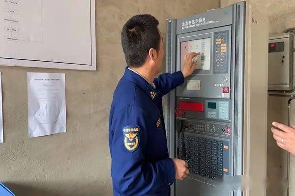 通渭县消防救援大队集中彻查辖区消控室严禁消控室唱空城计