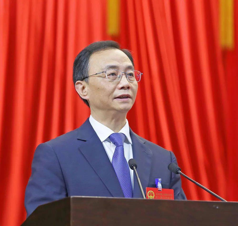 4月8日上午,彭水苗族土家族自治县第十七届人民代表大会第六次会议在