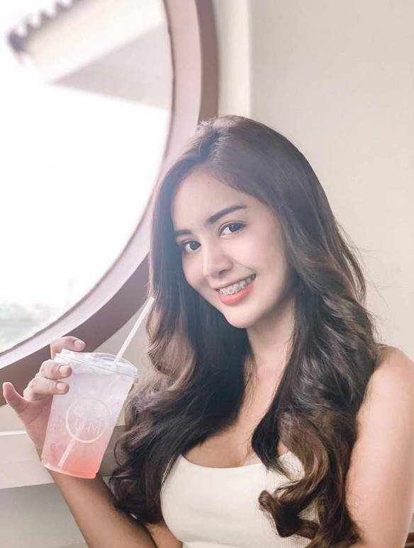 泰国征兵现场这么可爱的女孩子在这里一定是男孩子