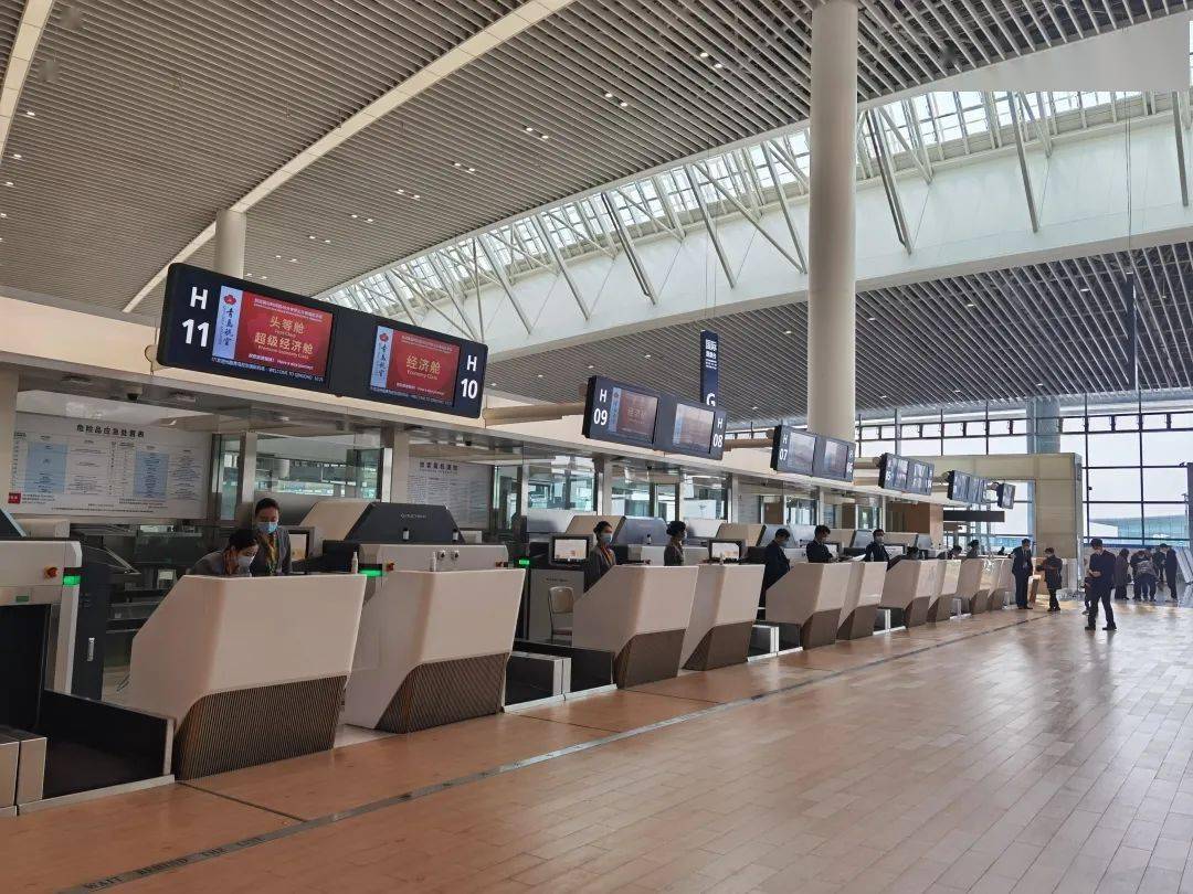 最新青岛胶东国际机场开展首次综合演练多图视频