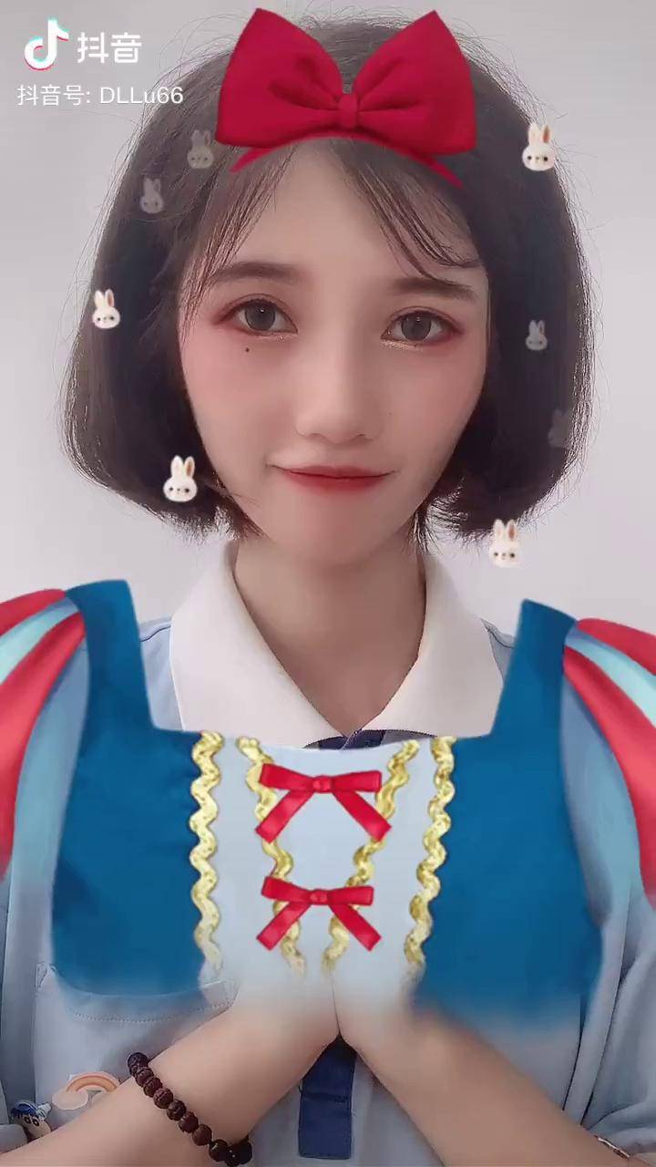 黑化后的白雪公主仿佛诉说着一段故事邓小七 笔递给你们写