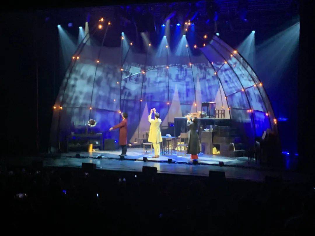 烟雾:灰色而不尽如人意的梦_李箱