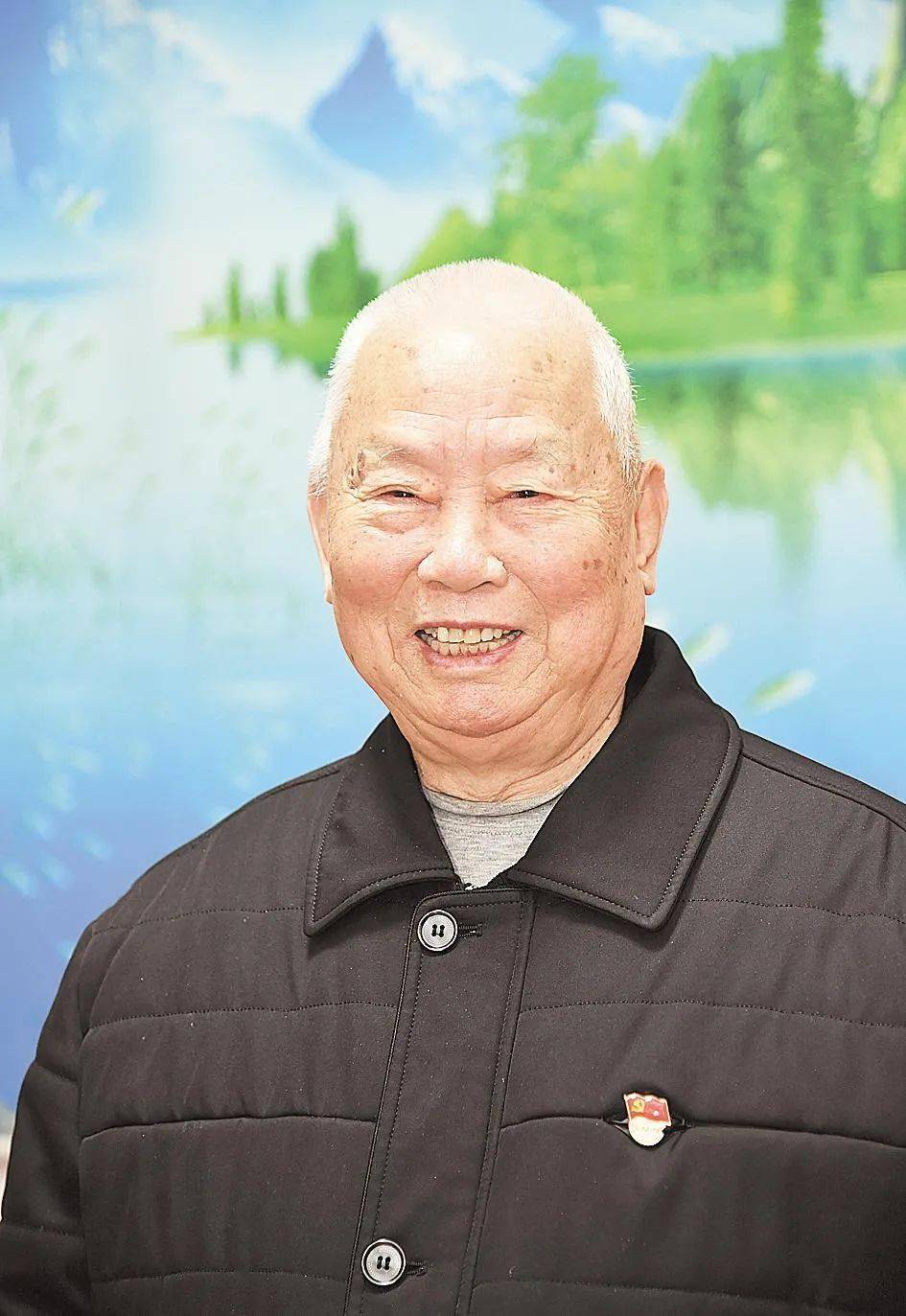 三位老英雄讲"活"了一堂党史学习课_钟岳