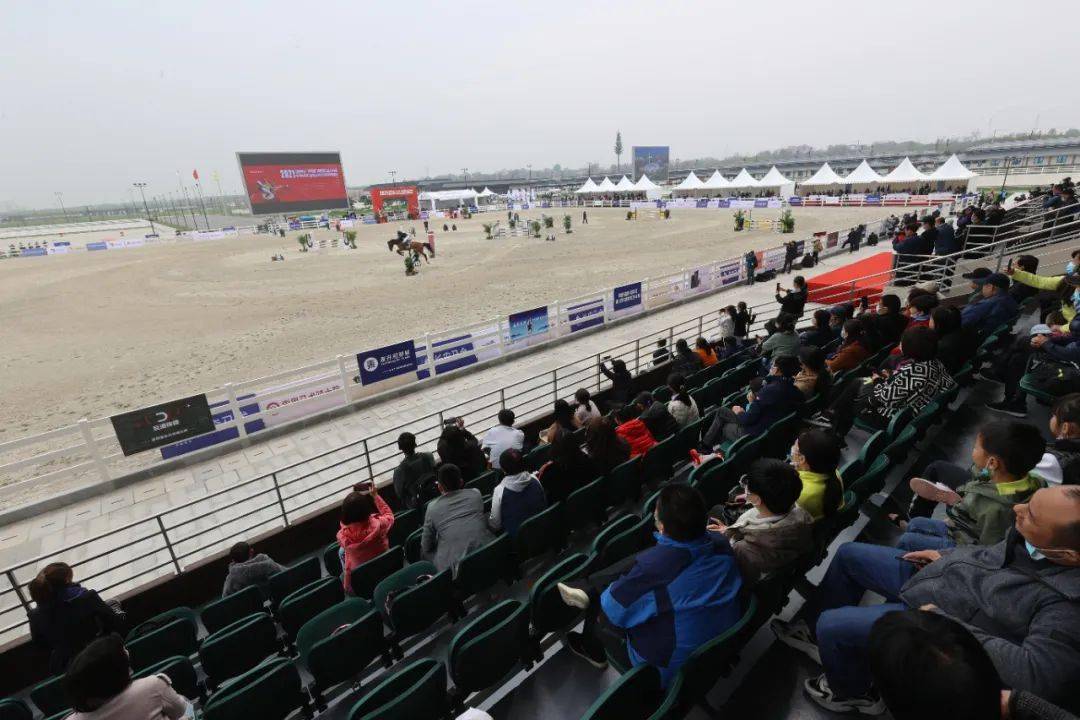 十四运会马术赛场迎"首秀"