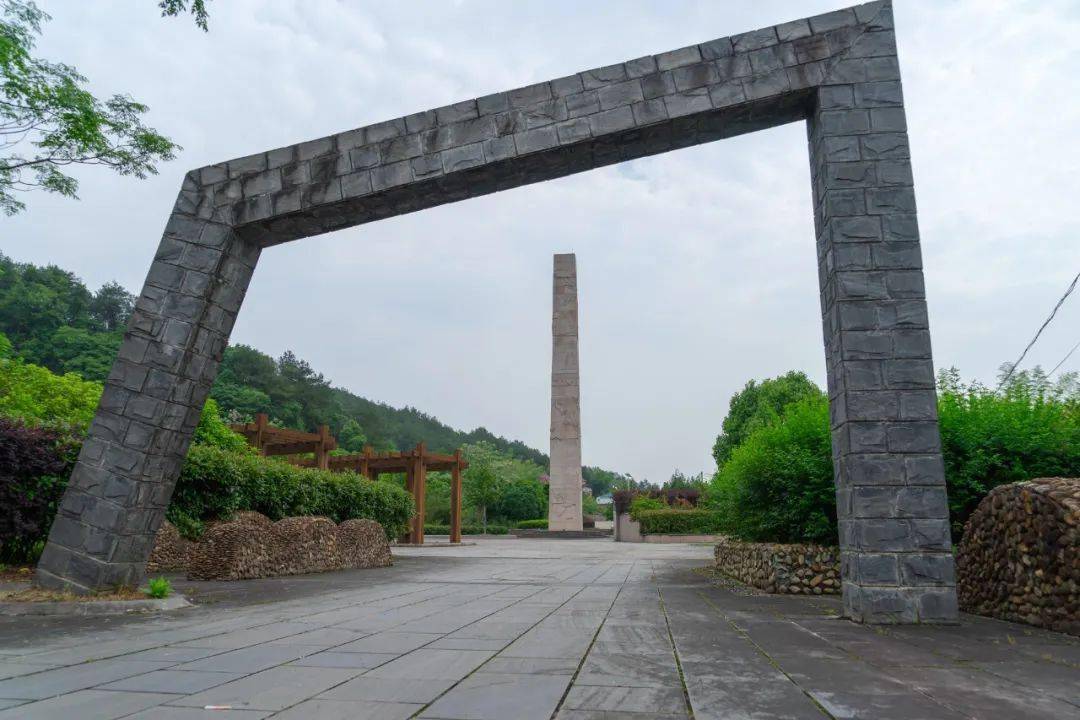 剖面|常山有枚“金钉子”，它是地球“年轮”，记录4亿年前沧海桑田｜草地·说人解史
