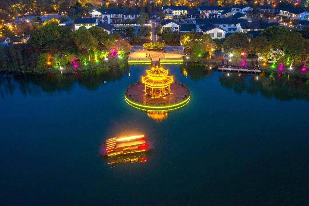 走进尚湖遇见夜宴主播带你去体验