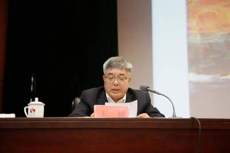 此次大讲堂邀请到了沈阳市委常委,统战部部长王镇来校授课.