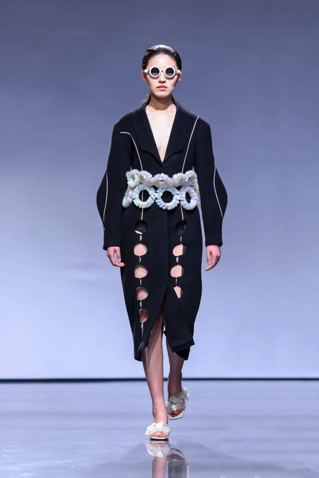 labelhoodreviewday5风雨之下坠入时装奇异梦境