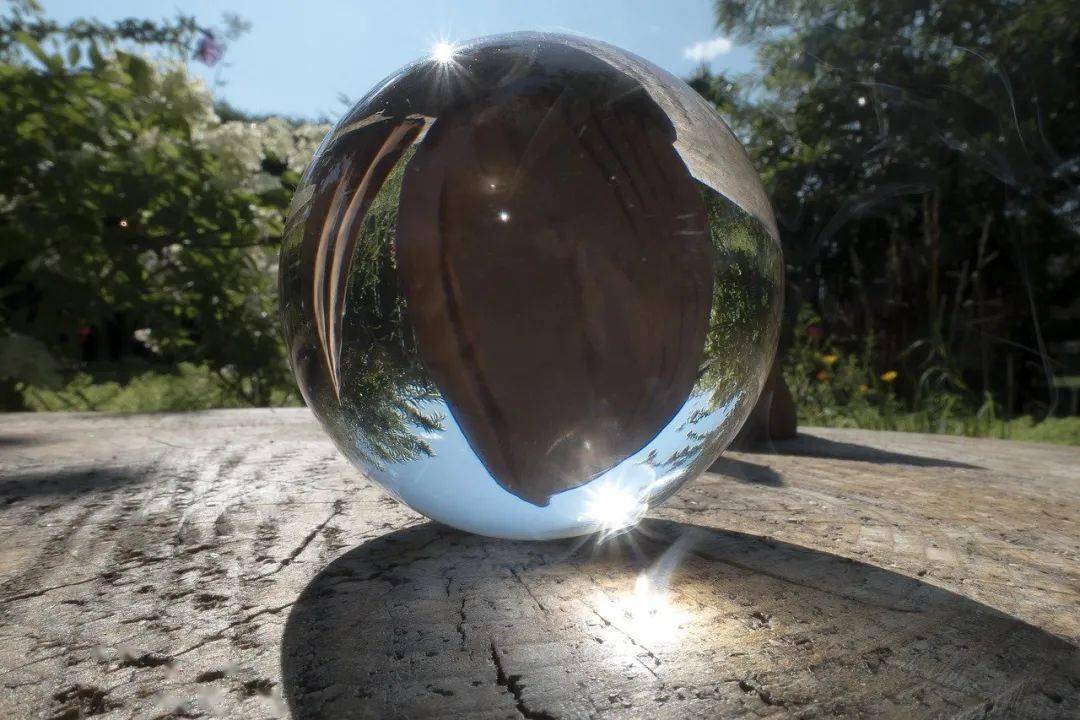 石头都能熔化,聚光能产生上千度高温,这就是神奇的菲涅尔透镜-搜狐大