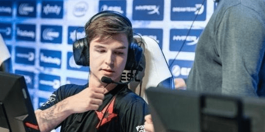 astralis战队主力狙击手device:专门攻克对手弱点,未来正在努力解决