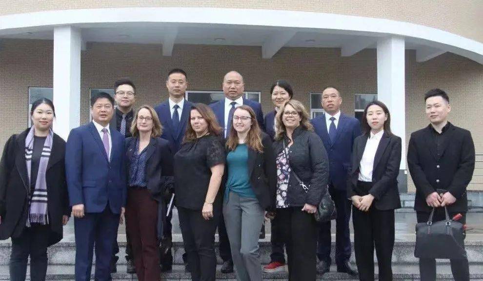 新征程新起点今天天台县赤城小学举行揭牌仪式