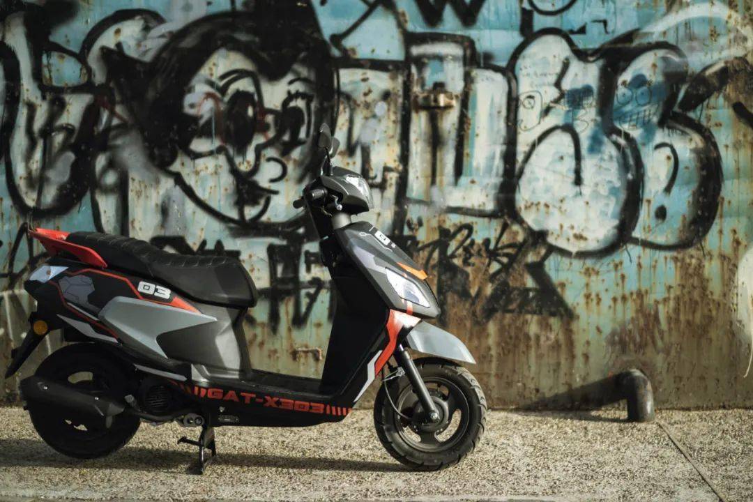 定制高达款nbx告诉你年轻就要无限可能