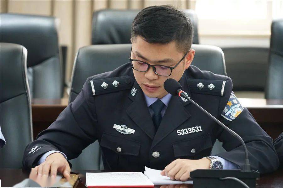 汲取学习力量践行初心使命党委委员副政委李晓燕为基层党支部讲党课