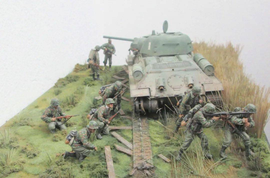 ss武装闪电部队在前进