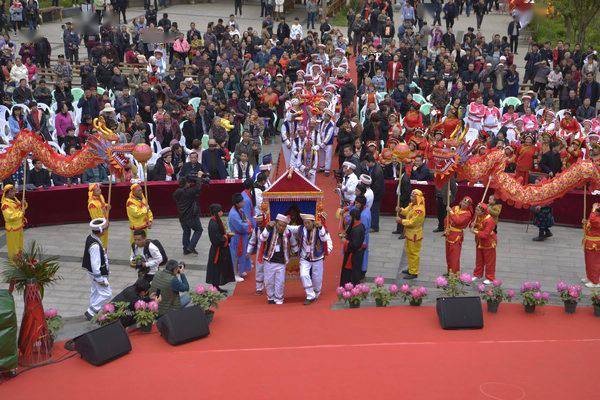 毕节百里杜鹃举办传统民俗文化活动 助力乡村旅游发展