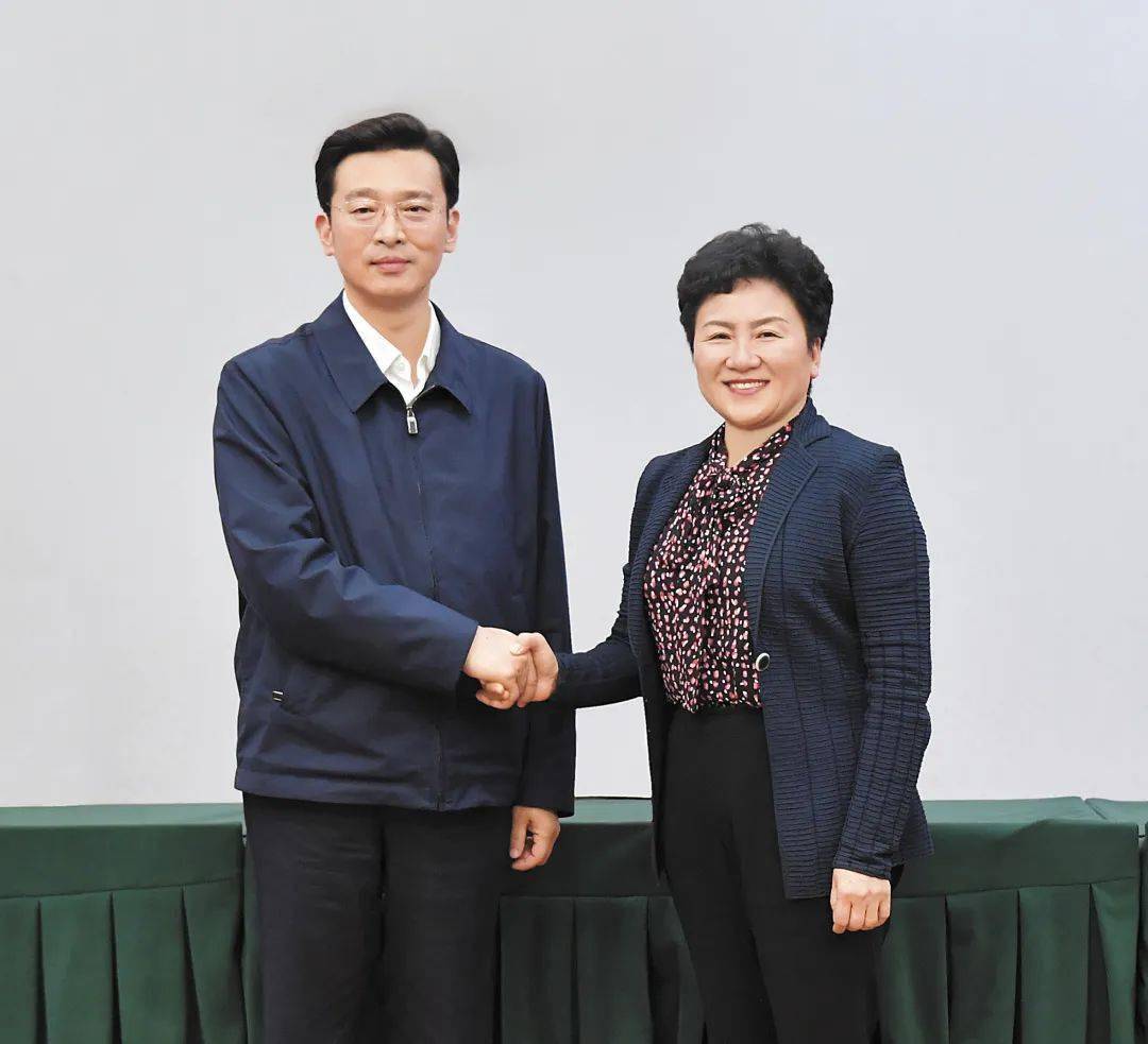 达州召开领导干部大会宣布省委决定邵革军任达州市委书记附简历