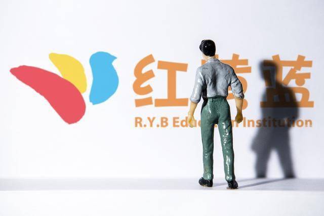 红黄蓝再现虐童丑闻股价暴跌：加盟模式遭质疑