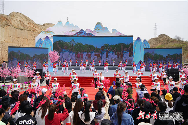 安宁仁寿山灼灼桃花香兰州桃花旅游节开幕啦