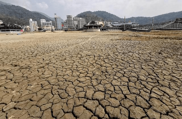 å°æ¹¾é­é‡å¤§æ—±ç¾ ç¾Žä¸½çš„æ—¥æœˆæ½­ç«Ÿå˜è¿™æ ·äº† å—éƒ½