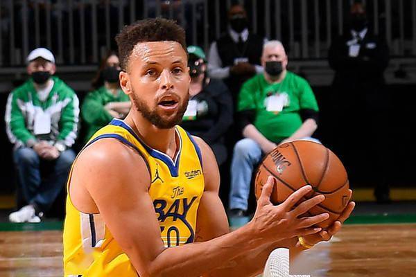 库里赛季前15场投进85记三分破纪录|库里有望命中15记三分破两项纪录？面对开拓者不成问题