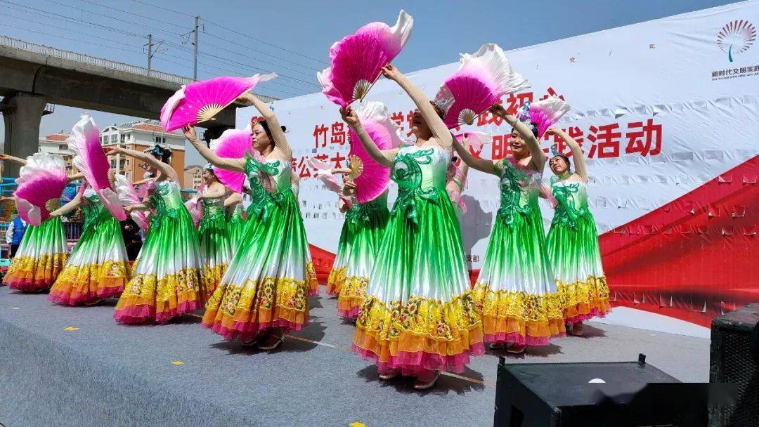 威海环翠区学党史践初心蒲公英大篷车开进竹岛街道