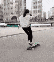 搞笑gif这得多大仇啊