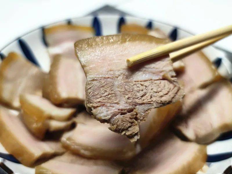 苏北土猪肉,只用五花肉部分,手工腌制15天以上,上海最传统的香糟口味