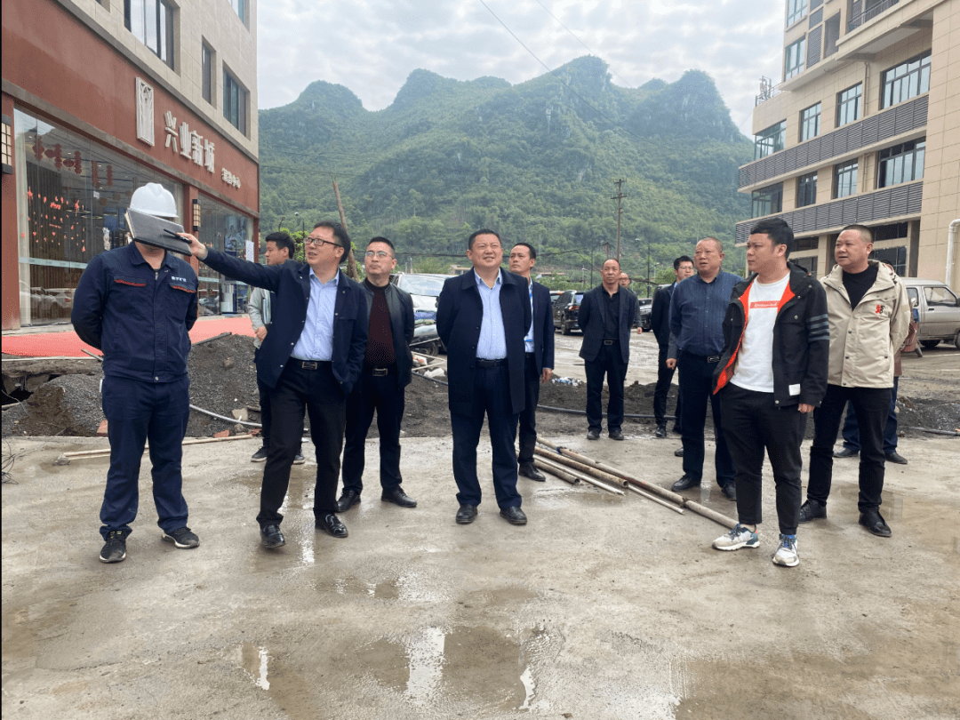 中共筠连县委书记刘朝平强调要坚定不移守住这四条底线