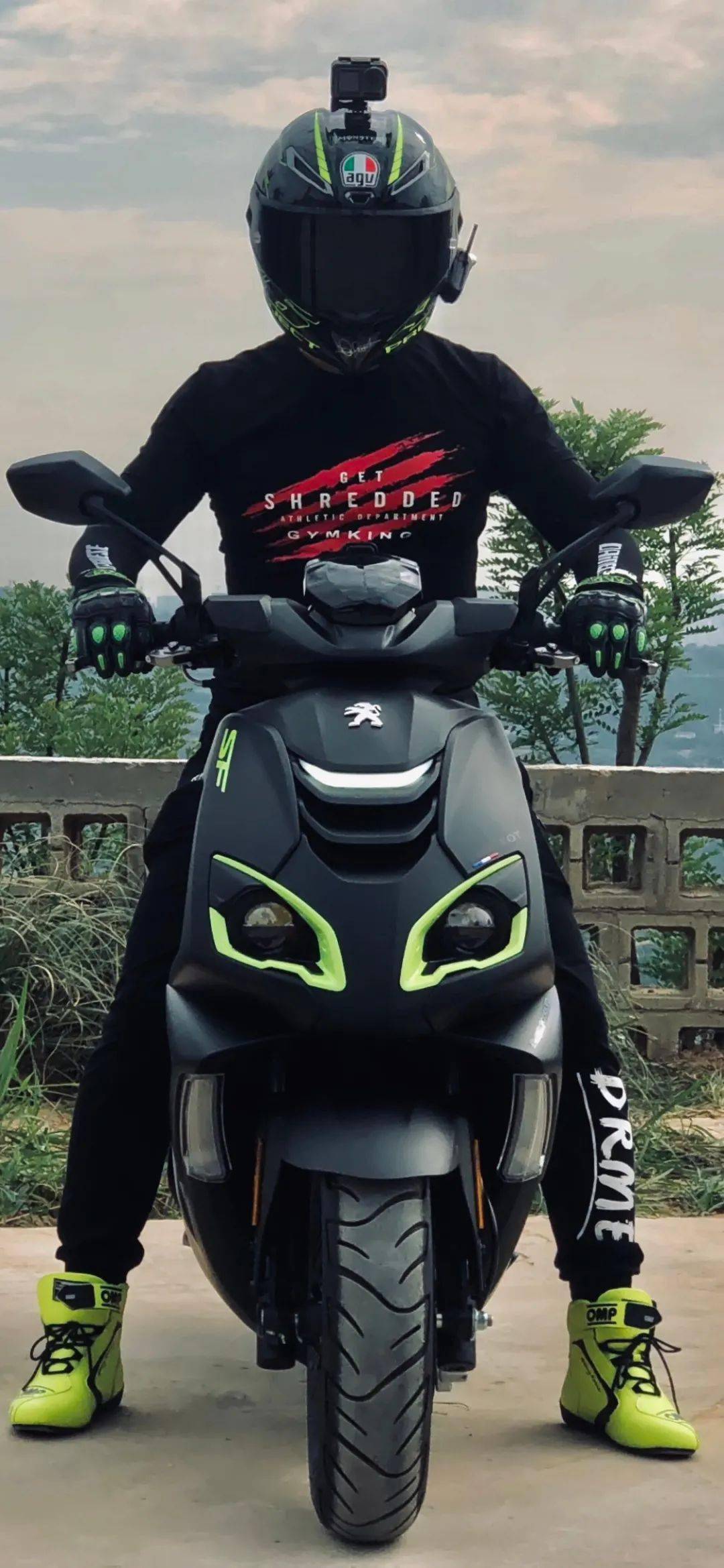 从门前3公里到远行3万里标致摩托sf4正改变着我们的都市生活