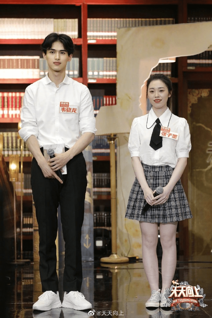 荣耀play产品经理参加天天向上:下代荣耀play最快下个月到来_韦骁龙