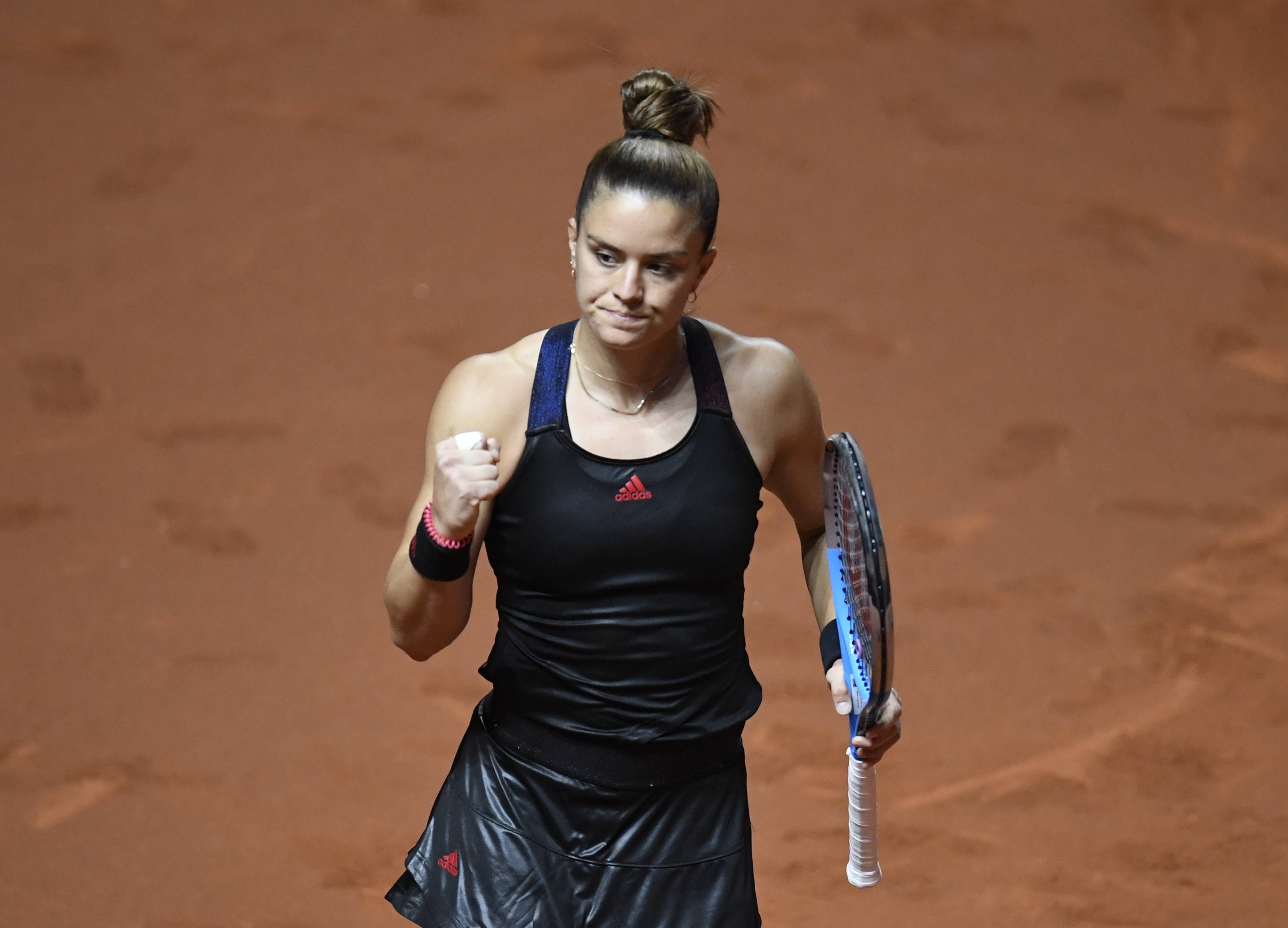 网球——保时捷网球大奖赛:萨卡里晋级