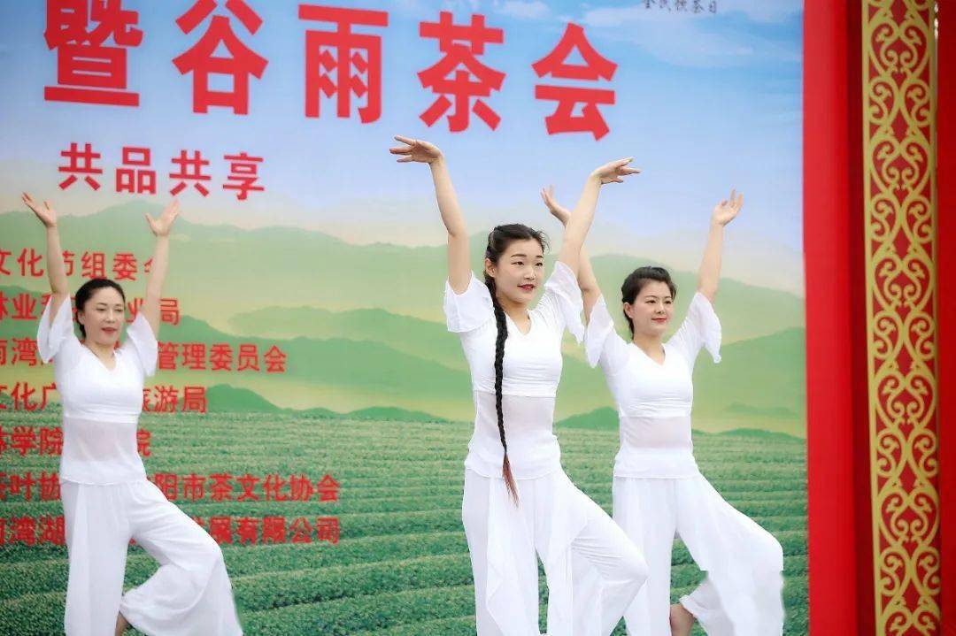 茶台排行_头条摆茶台,秀茶艺,观展览⋯来吧!谷雨沾巾时,相约一杯茶~