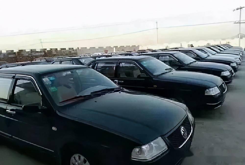 上海市桑塔纳库存车14000元一台大甩卖工作人员价格可以谈