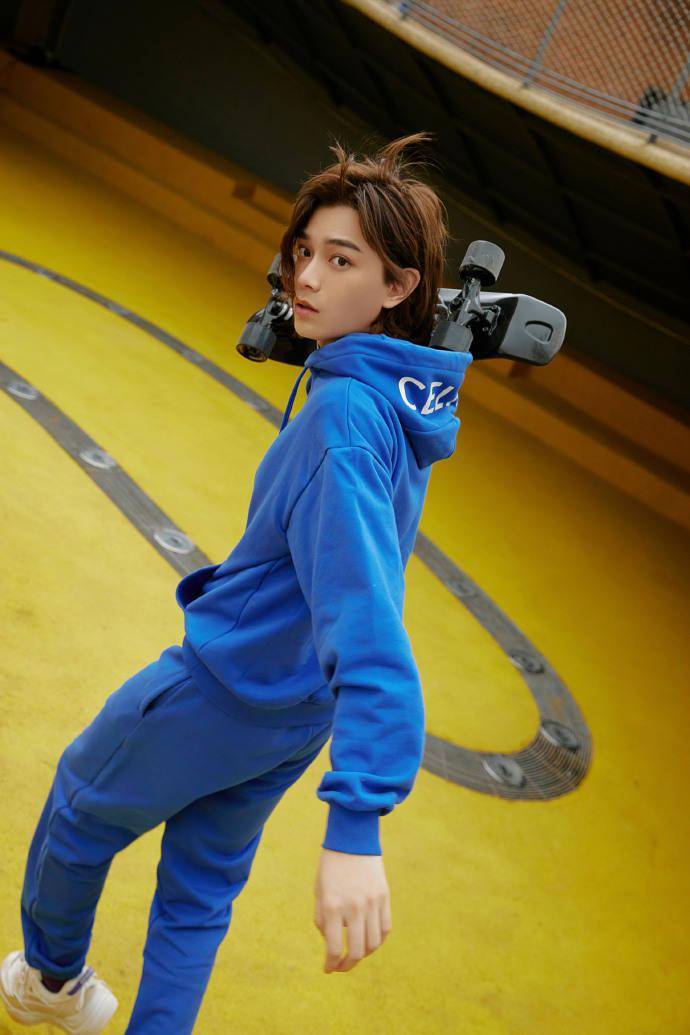 是久违的日系长发小丁工作室分享丁禹兮日系长发校园风写真