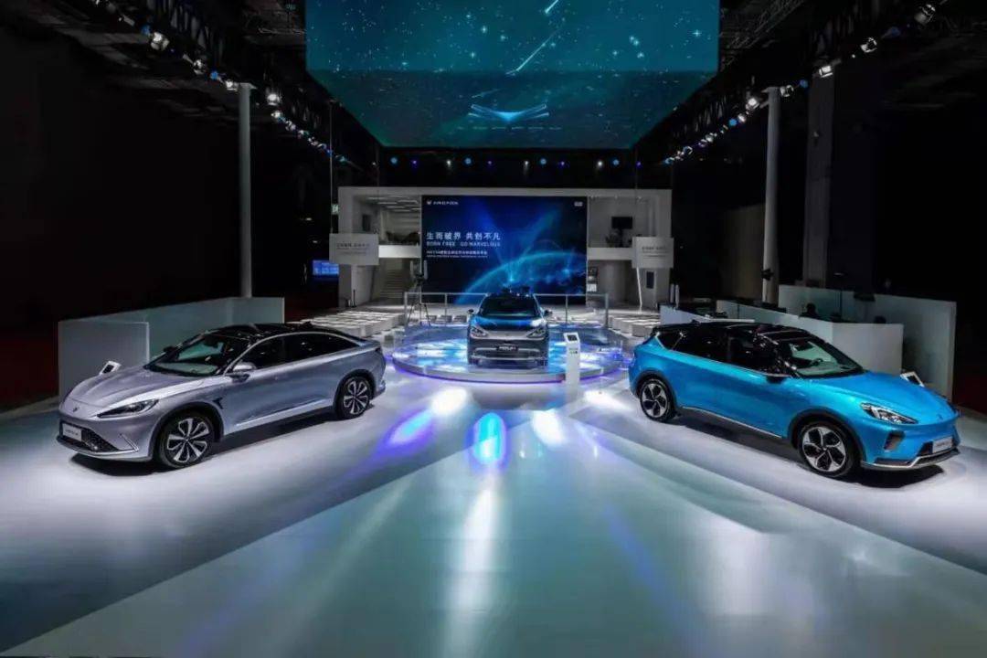 萤火虫上海车展 b5382be026234710a73282f99d4767cf.jpeg