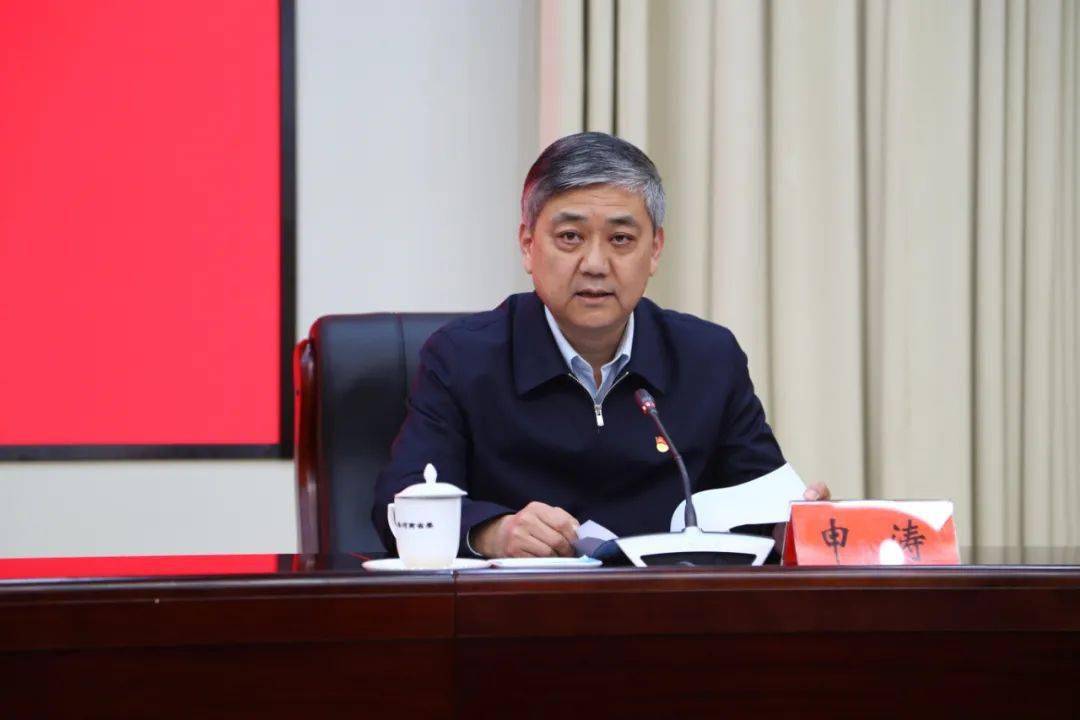 申涛在总结会议时要求,要以此次专题辅导为契机,将党史学习教育进一步