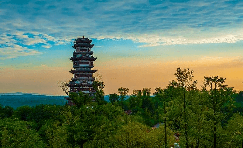 石橋電站和文教衛生花園之間白塔園位於簡陽城南,園內聖德寺白塔是