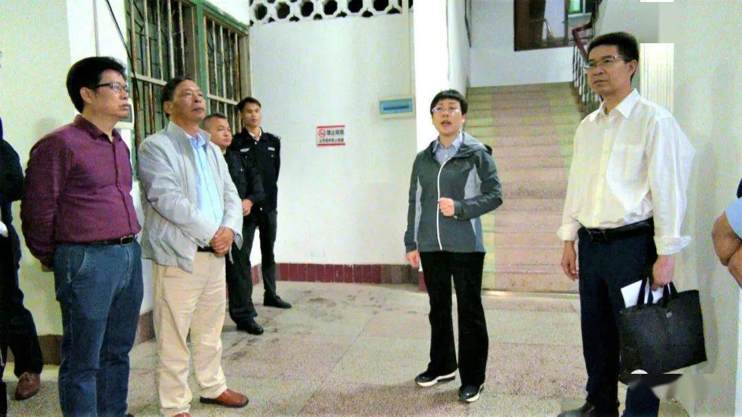 对此,桂平市委,市政府高度重视,迅速成立专项工作组,展开调查处理.