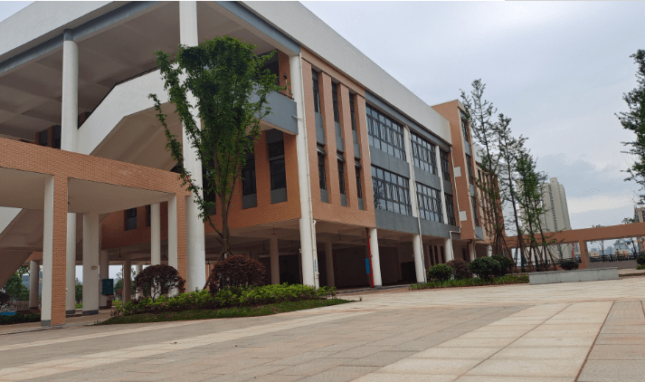 时政要闻注意洋湖昌济中学将于今秋开学投用