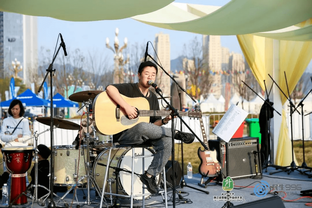 运动赛事,音乐派对,户外露营同时有世界冠军表演烹饪厨艺,分享健康饮