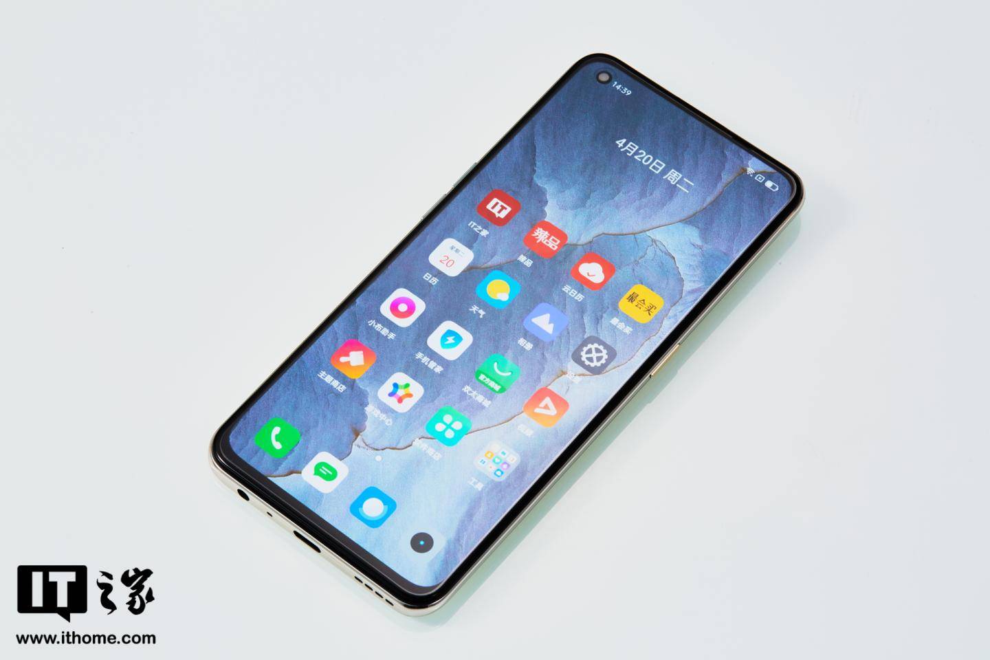 【it之家开箱】realme 真我 q3 pro 萤火虫图赏:夜光 logo,千元强者