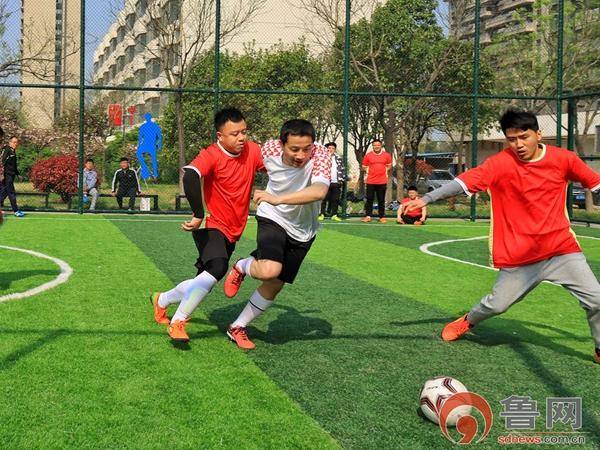 枣庄联通五人制员工足球比赛鸣哨开赛