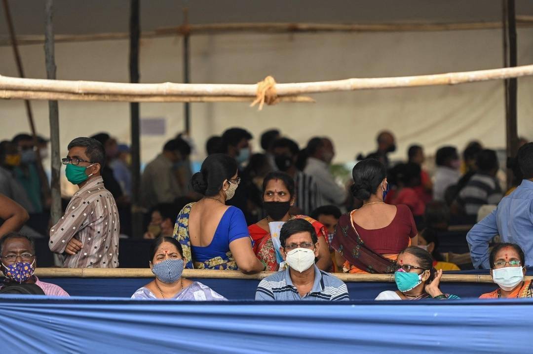 国际观察印度疫情失控单日新增超33万例双重变异病毒引发全球担忧