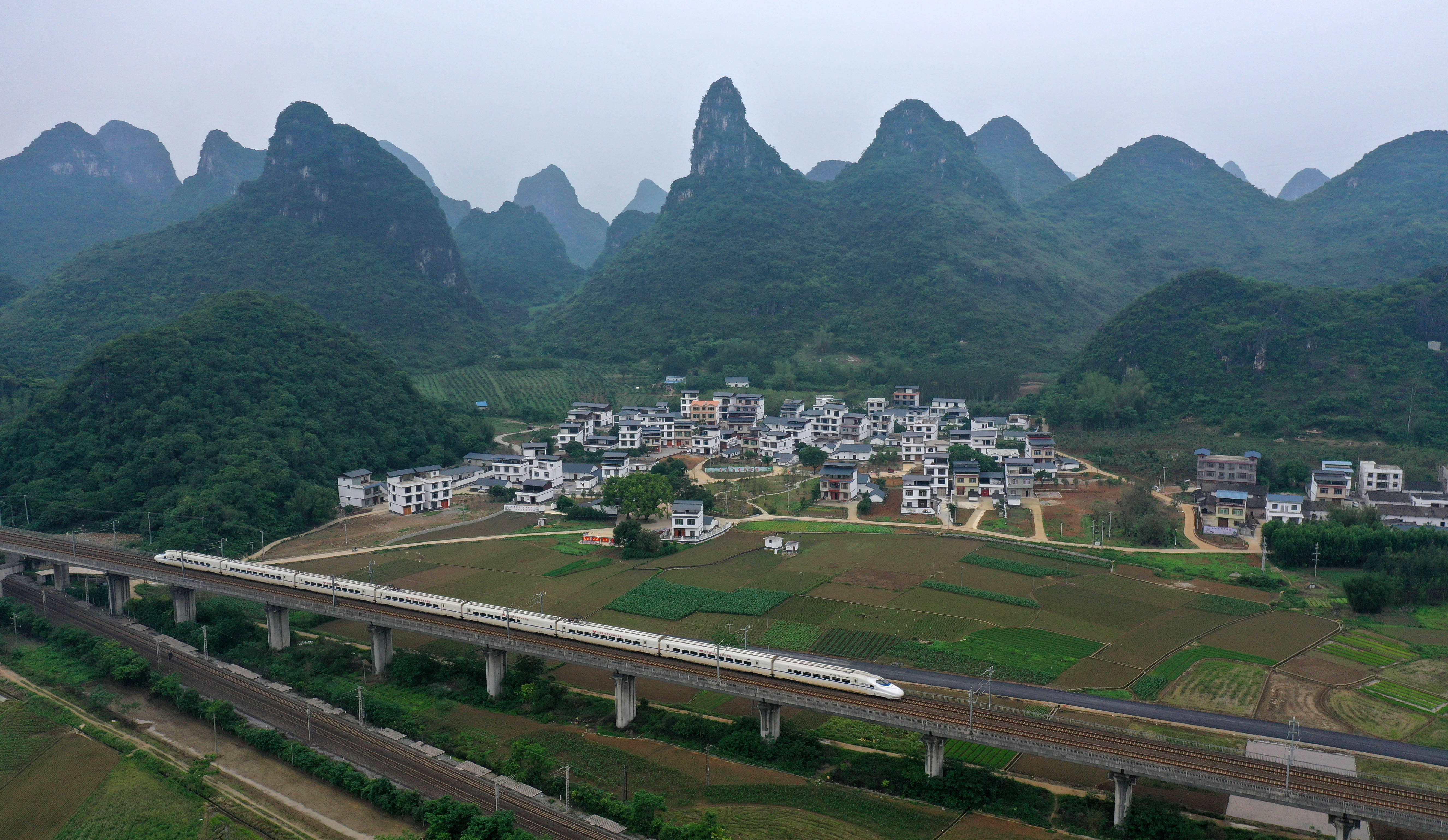 广西宜州屏南镇多少人口_宜州区屏南乡街道(3)