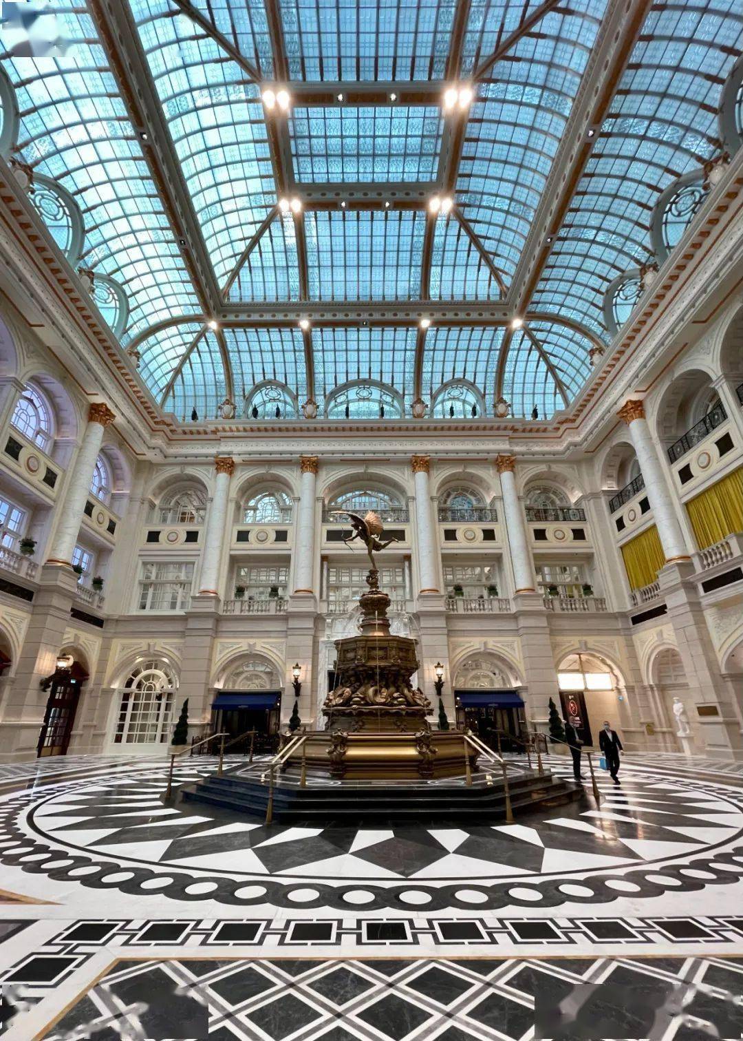 其中澳门伦敦人酒店,全套房英伦酒店,不论从设计还是服务,都带给你