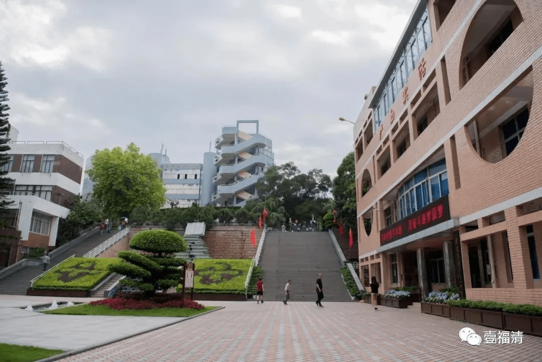 福清一中依托这一政策福利,以"三凤"工程为重要抓手,大力推进名优教师